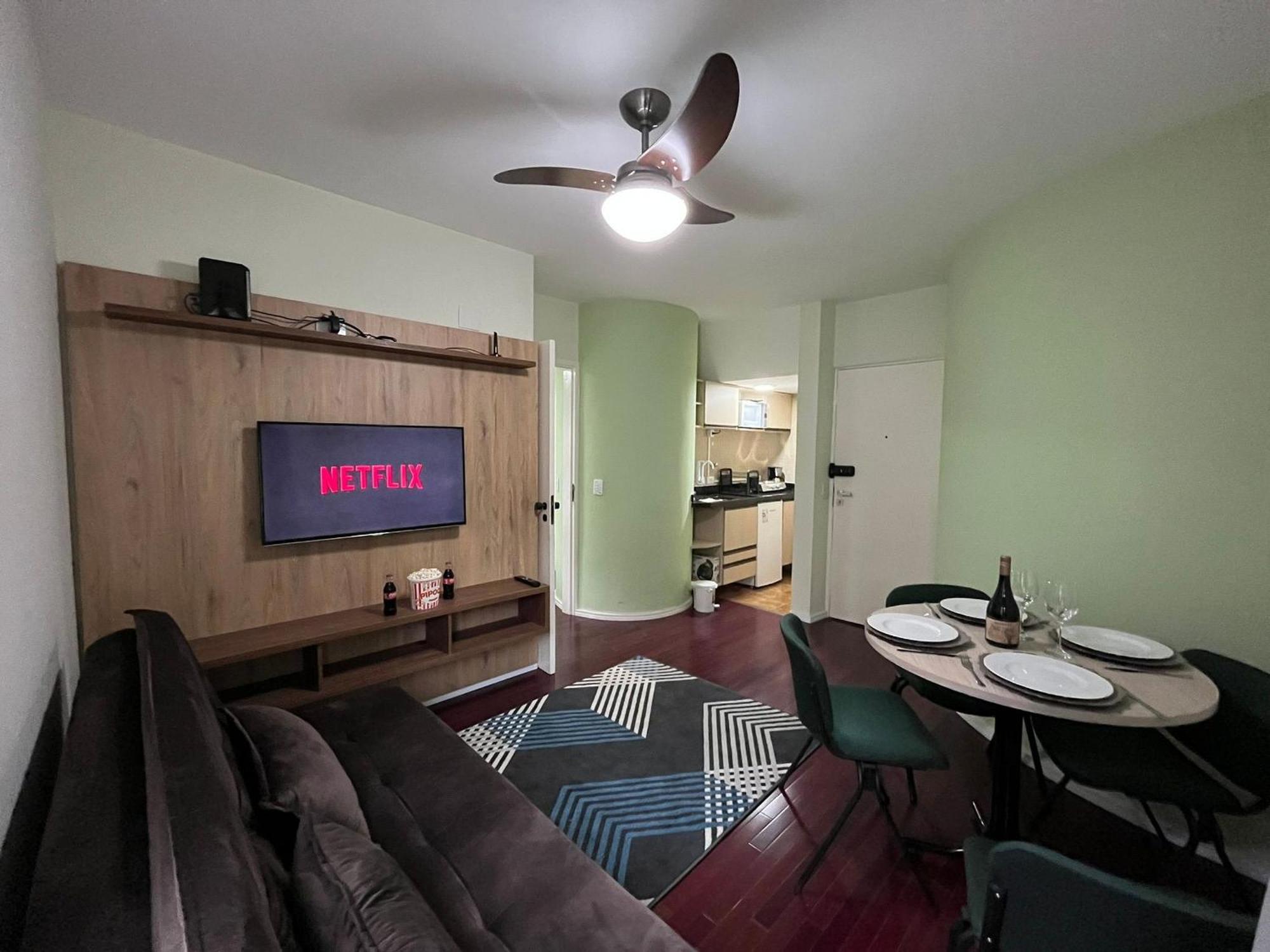 Flat Na Liberdade C/ac | Prox.faculdades&hospitais Apartamento *