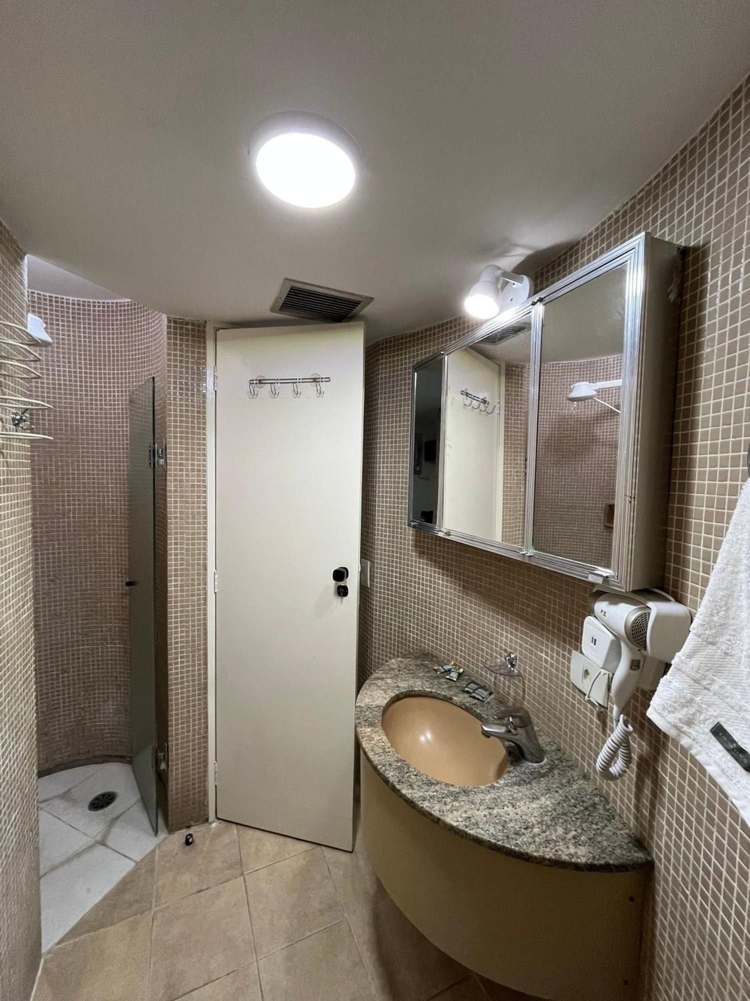 Flat Na Liberdade C/ac | Prox.faculdades&hospitais São Paulo