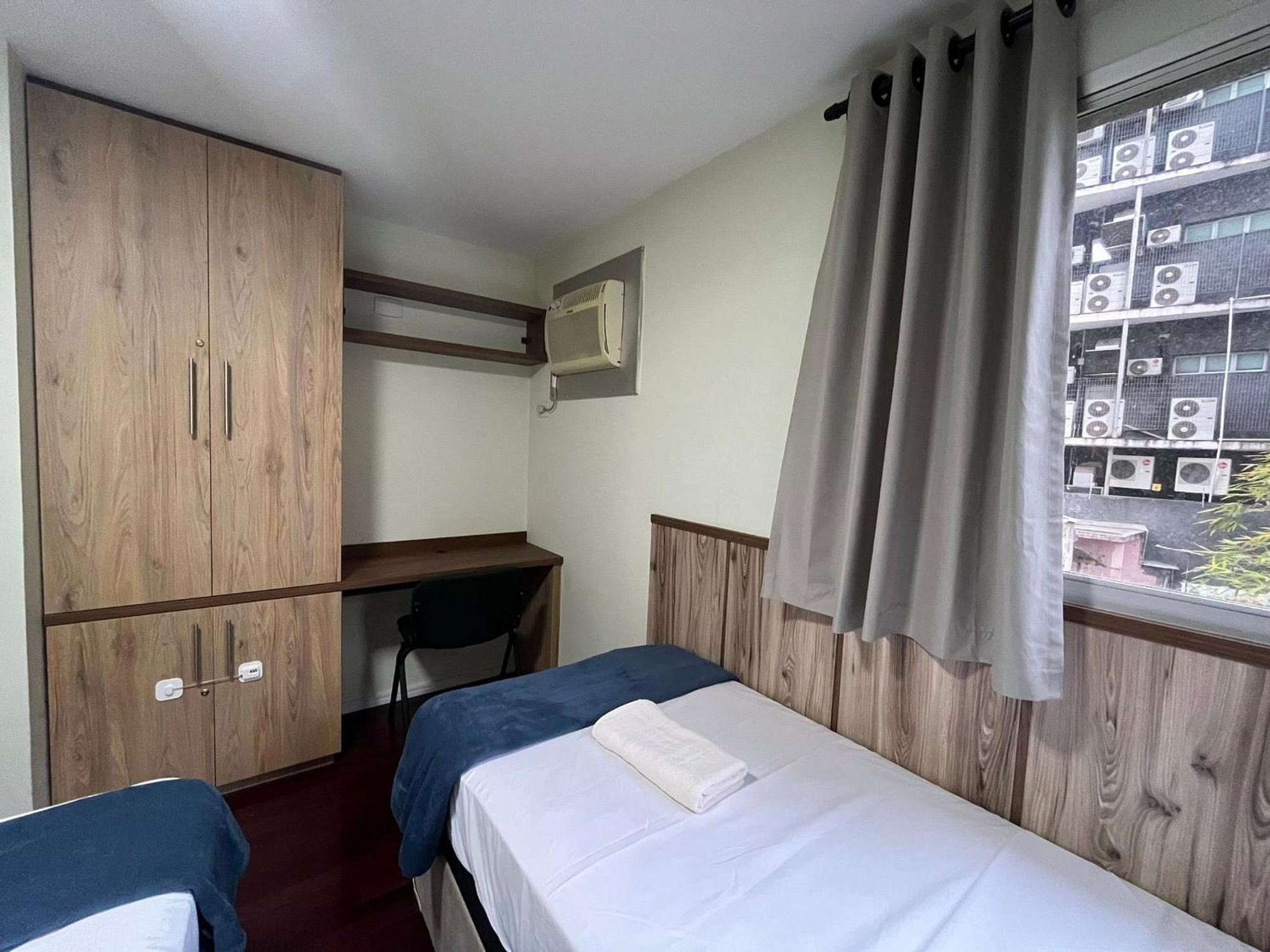Flat Na Liberdade C/ac | Prox.faculdades&hospitais Apartamento